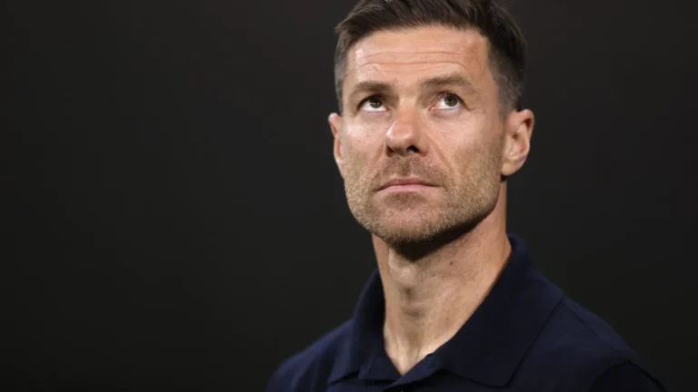 Xabi Alonso coloca ponto final na polêmica com Vinícius Júnior