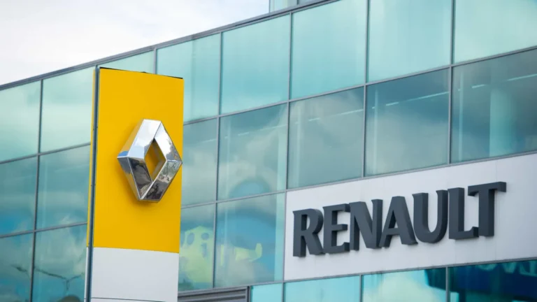 Geely compra 26,4% das ações da Renault no Brasil e produzirá carros no Paraná