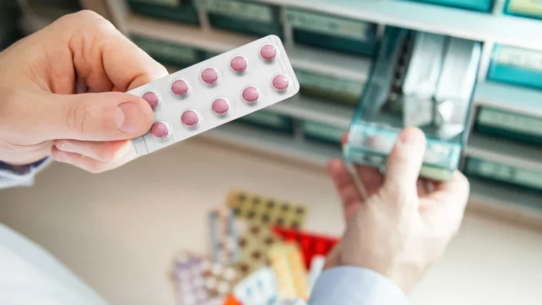Remédio promissor prolonga vida de pacientes com câncer de próstata avançado, mas não está disponível no SUS