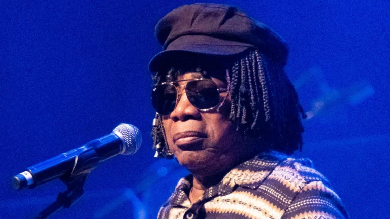 Filho de Milton Nascimento diz que cantor ainda não sabe da morte de Lô Borges