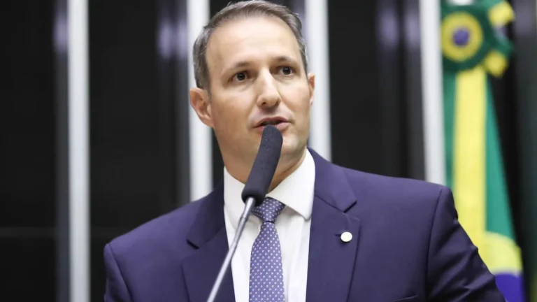 PL Antifacção chega à votação na Câmara com texto indefinido após alterações de Derrite