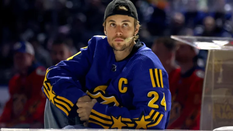 Justin Bieber relata queda de skate elétrico: ‘Até cantar, rir, tudo dói’