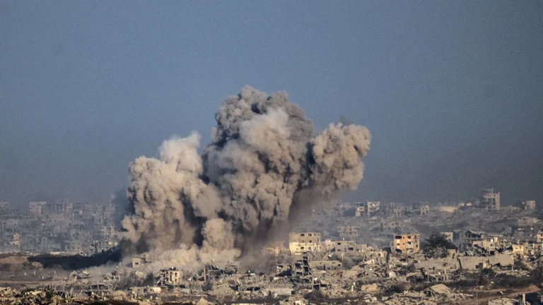 Israel ataca Gaza após acusar Hamas de violar cessar-fogo; 25 morrem