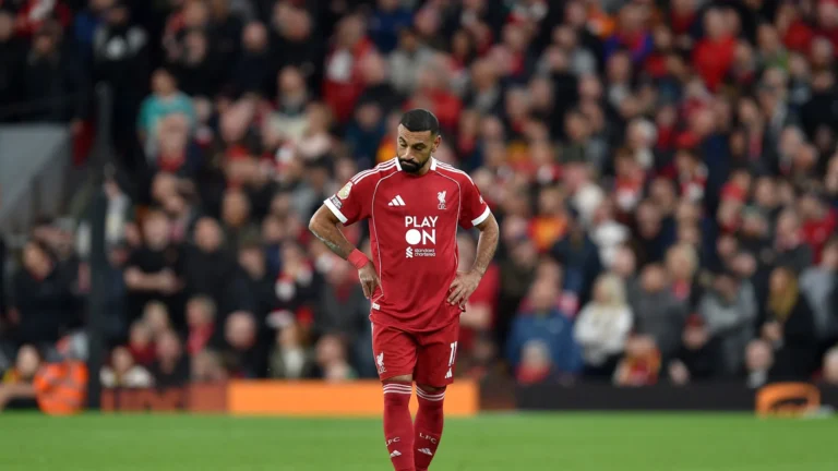 Salah provoca discussão no Liverpool: “Tem de parar”