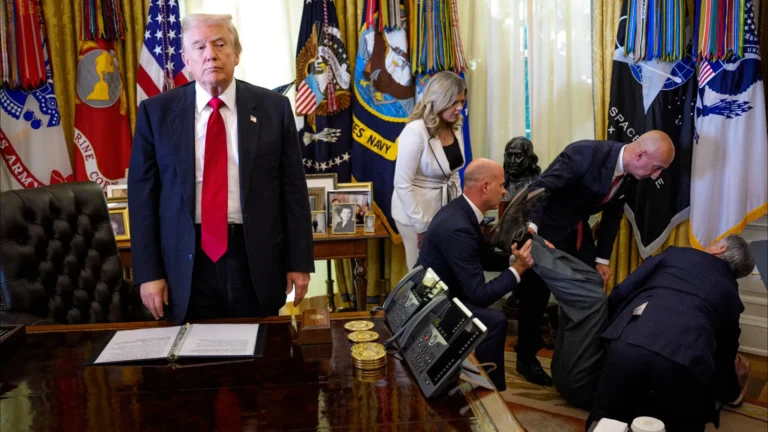 Empresário desmaia durante evento na Casa Branca com Donald Trump