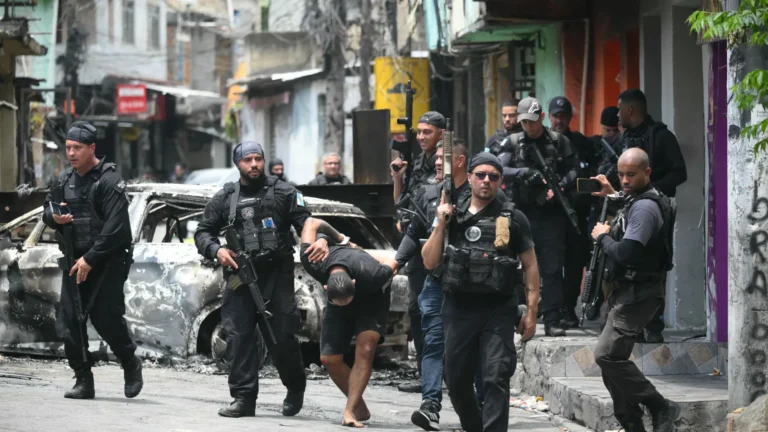 Menos da metade do grupo de elite da polícia do RJ usou câmeras em operação, diz delegado