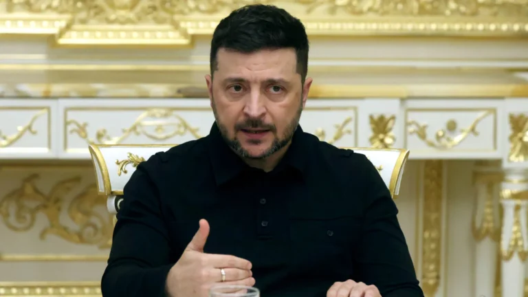Zelensky alerta que Rússia se prepara para uma “grande guerra” na Europa