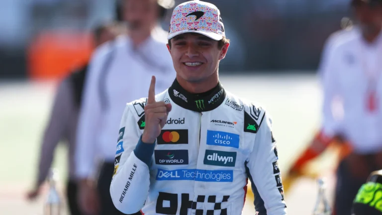 Norris bate Verstappen e Piastri nos treinos de GP decisivo; Bortoleto é 6º