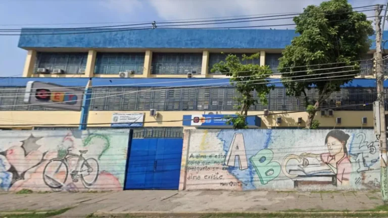 Menino perde visão após bullying na escola; família denuncia omissão