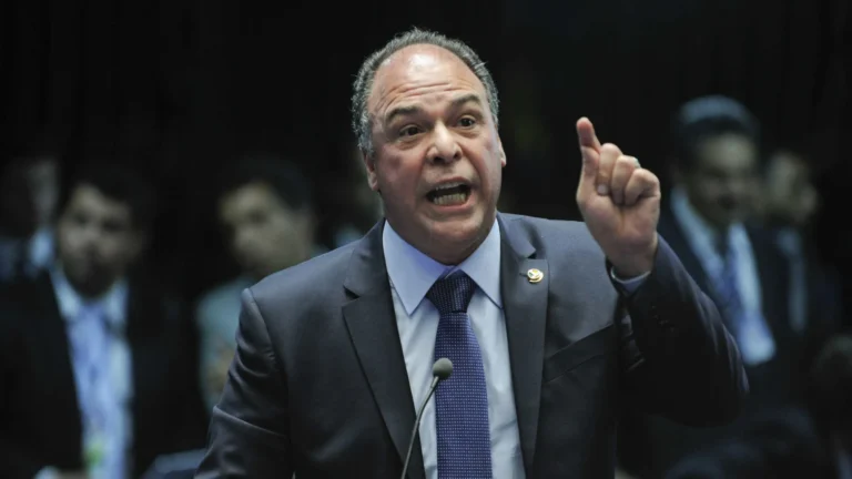 PF mira ex-senador Fernando Bezerra Coelho e filho em operação sobre suspeita de desvio de emendas