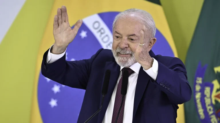 Existe discussão, por determinação de Lula, sobre tarifa zero no transporte, diz ministro