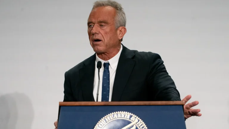 “Não tenho medo de germes. Eu cheirava cocaína em tampas de sanitários”