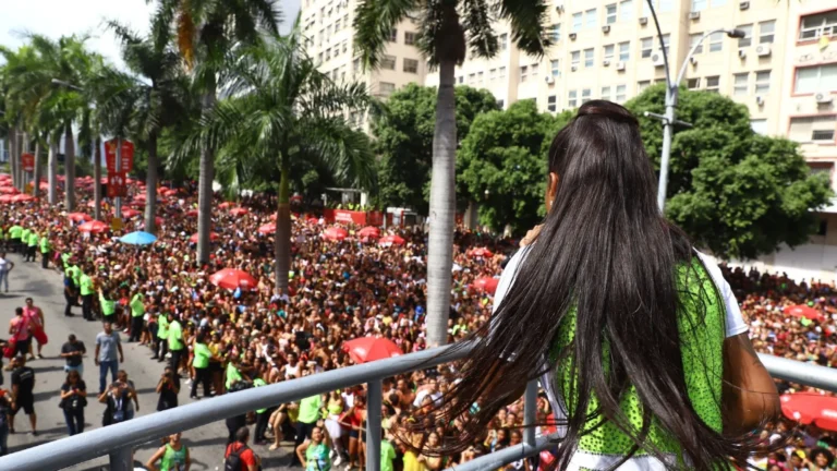 Carnaval no RJ tem megabloco da cantora Ludmilla e tradição com a Banda de Ipanema
