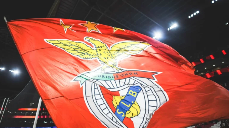 Benfica suspende 5 sócios por atos racistas em jogo contra o Real Madrid