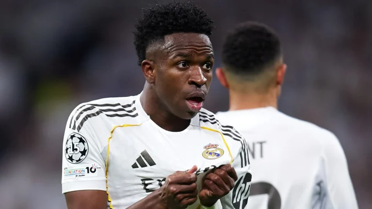 Vini Jr. marca e dança, Real vence Benfica e vai às oitavas da Champions