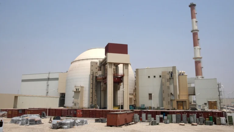Rússia alerta: Central nuclear iraniana que opera no sul está em perigo