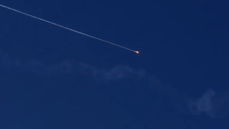 Israel bombardeia Teerã no oitavo dia da guerra