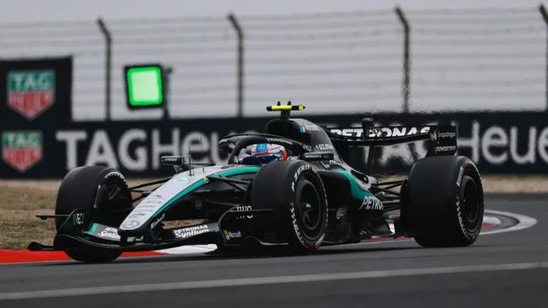 Kimi Antonelli vence GP da China de Fórmula 1