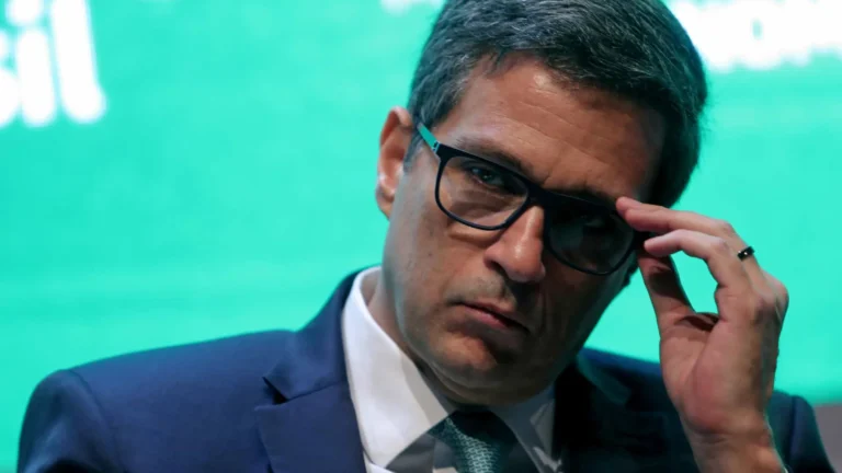 Deputado aciona PGR contra Campos Neto por suposta omissão na supervisão do Banco Master