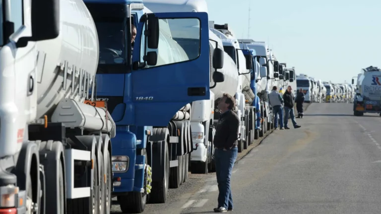 Caminhoneiros: estado de greve continua, entidades apoiam MP e devem se reunir com Boulos