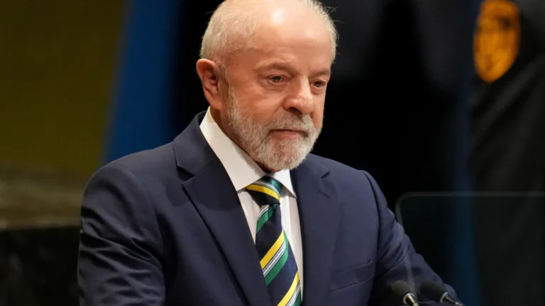 Lula diz que governo apresentará solução para famílias endividadas