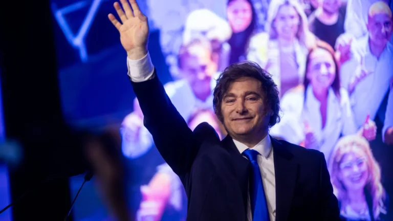 Javier Milei segue Donald Trump e formaliza saída da Argentina da OMS