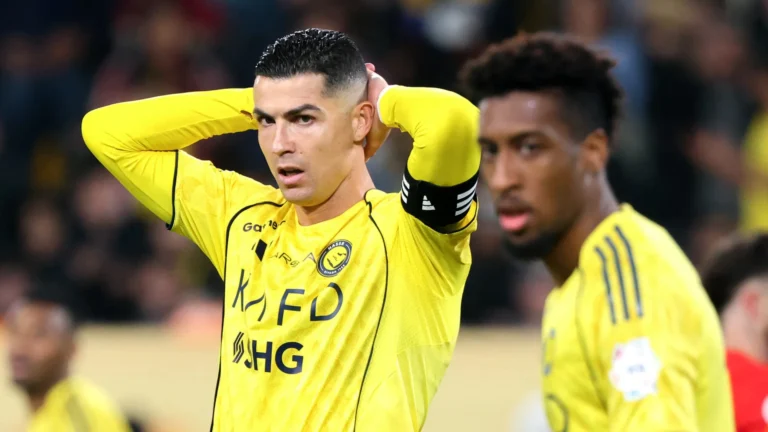 Cristiano Ronaldo continua na Arábia Saudita apesar da guerra