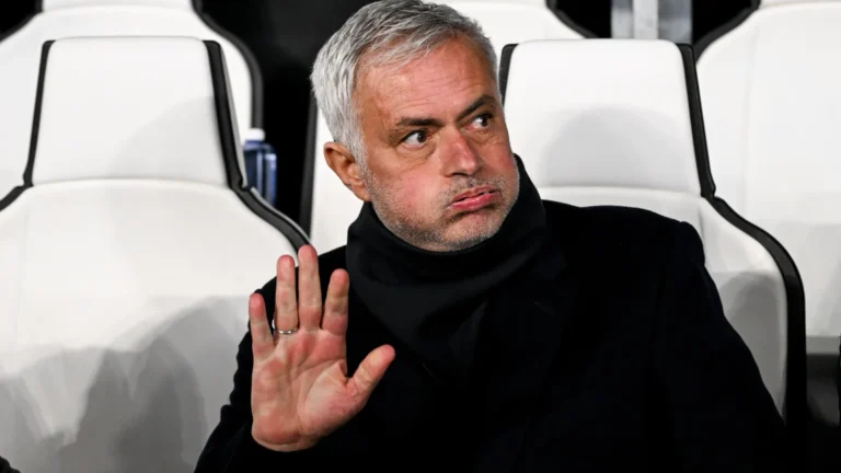 Ex-Chelsea detona Mourinho: “Hipócrita. Tem jogadores negros no Benfica”