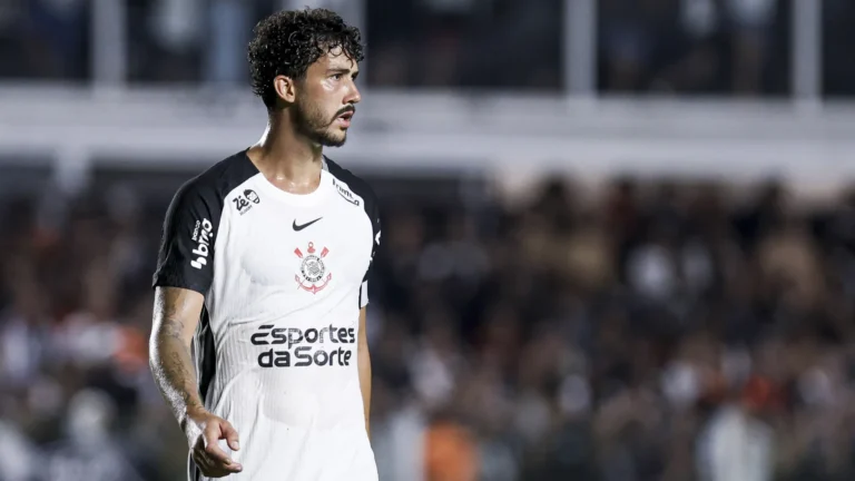 Zagueiro do Corinthians lamenta eliminação: ‘Que sirva de aprendizado’