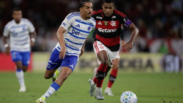 Flamengo vence Cruzeiro em noite de reencontros e vaias a ‘vira-casacas’