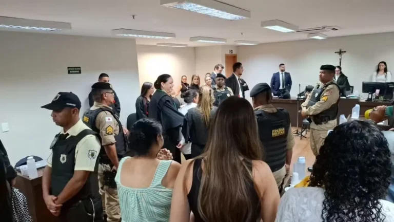 Mãe que matou e cortou pênis de abusador da filha é absolvida