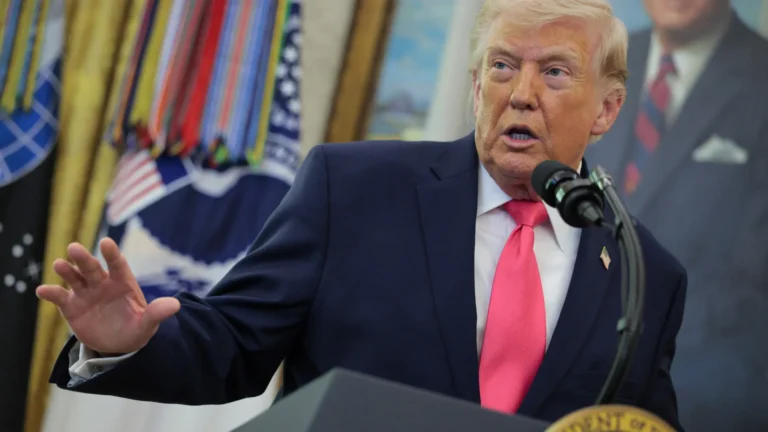 UE avalia com preocupação reflexos de novas tarifas impostas por Trump