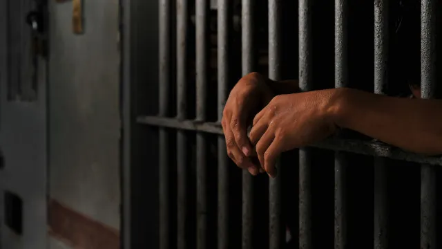 Homem é preso suspeito de estuprar a própria nora com deficiência