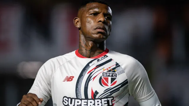 São Paulo não quer só Arboleda e mira novo zagueiro mesmo após recusas